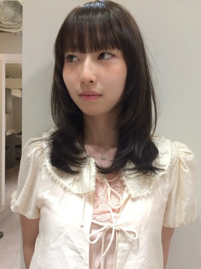 ミディアム ヘアカラー 山田 麻椰のヘアスタイル