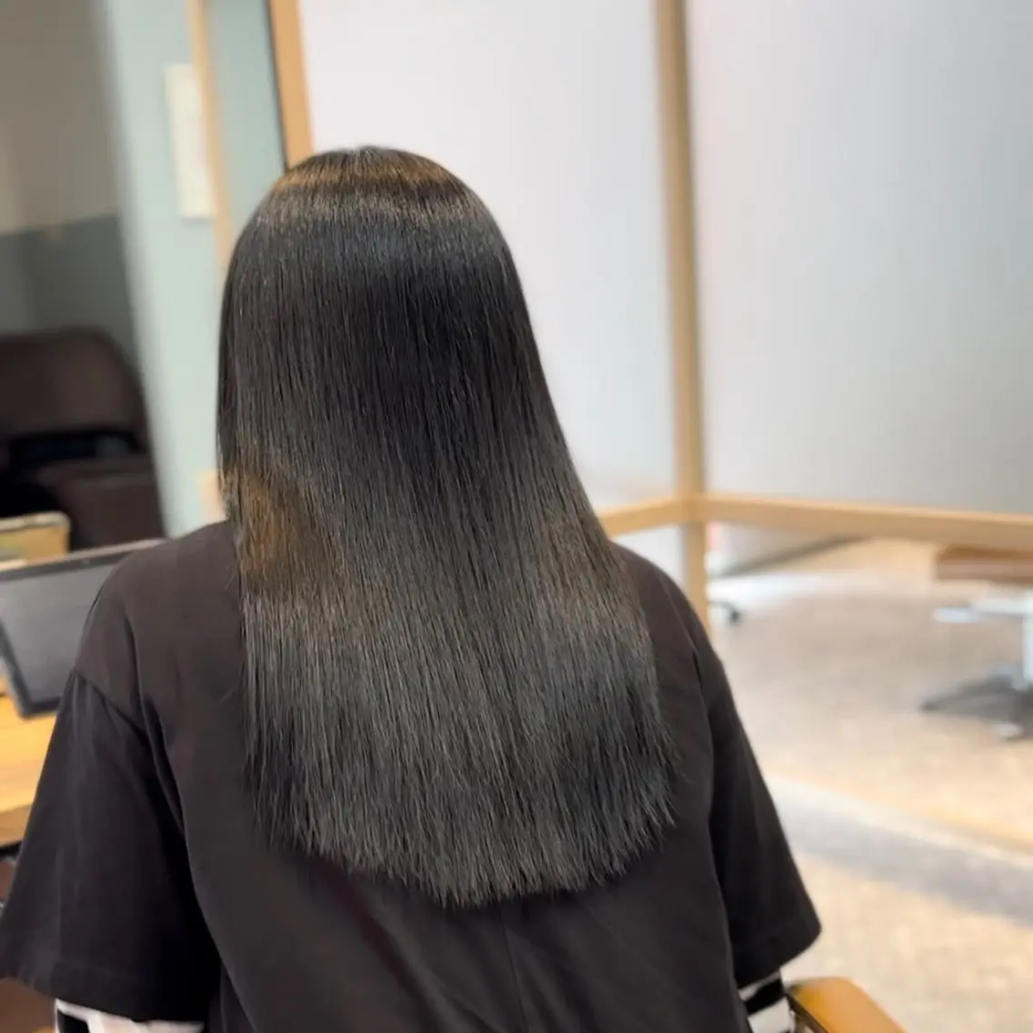 ロング カラー ヘアアレンジ ブリーチ グレージュ ブリーチなしカラー 髪質改善 ロング REONA🪽✨薬院 レイヤーカット🫧のヘアスタイル