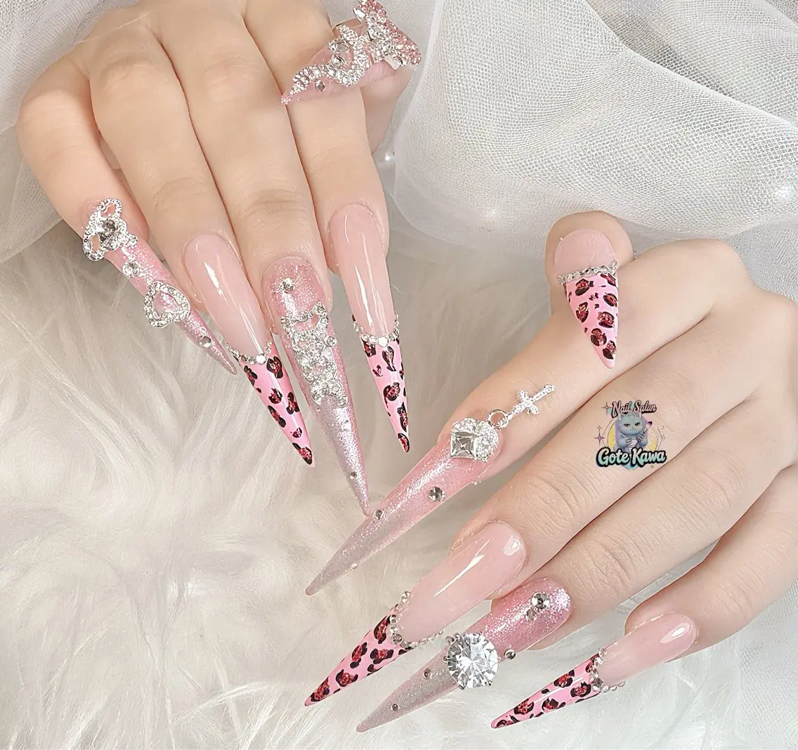 ネイル フレンチネイル ロングネイル 持ち込み ピンク ネイルチップ ハンドネイル ハンドケア Gote Kawa nail salonのネイルデザイン