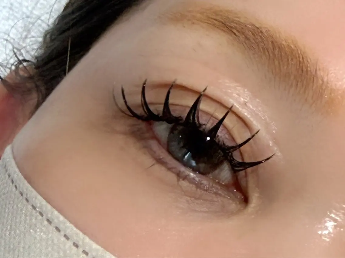 マツエク・マツパ 束感まつ毛 ボリュームラッシュ EYE CHARMANTのマツエク・マツパデザイン