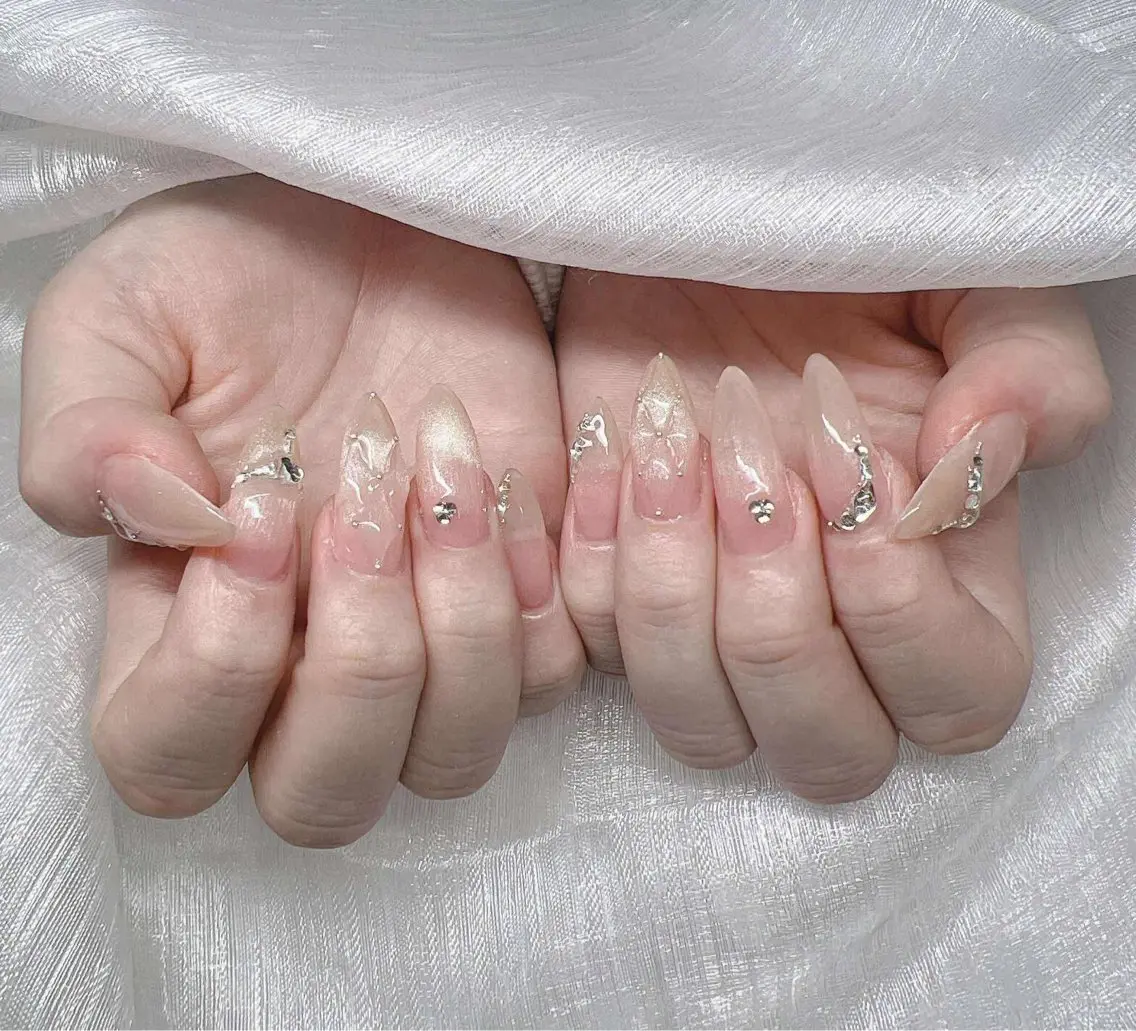 ネイル 長さ出し グラデーション 卒業式 キラキラネイル マグネットネイル ハンドネイル Lee Nailsのネイルデザイン