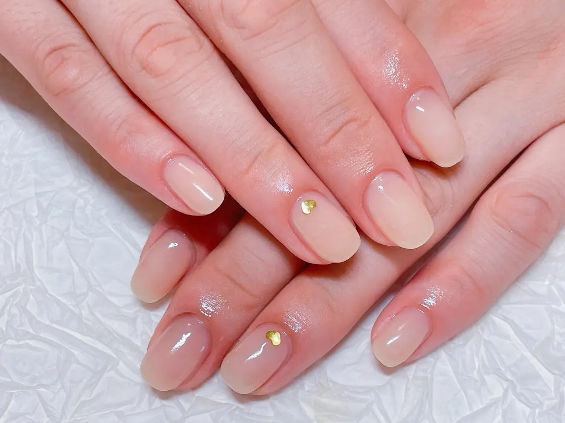 ネイル ゴールド ハート 💫ゆか_ Nailartistのネイルデザイン