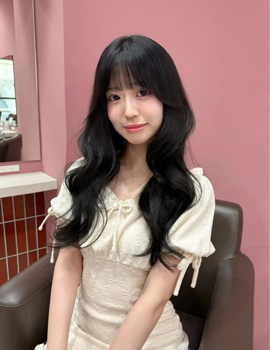 ロング カラー ベージュカラー 黒髪 ブルーカラー ブルーブラック 透明感カラー ヘアカラー yuna 原宿/透明感カラーのヘアスタイル