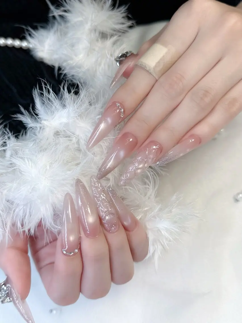セミロング ハンドネイル Bibi nail Osakaのネイルデザイン