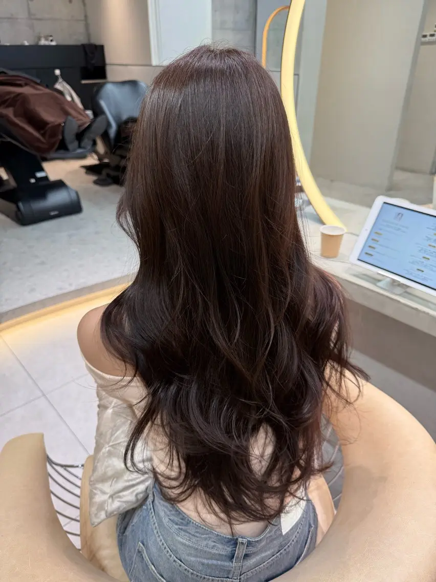 ロング カラー カット ヘアカラー トリートメント shion 透明感カラーのヘアスタイル