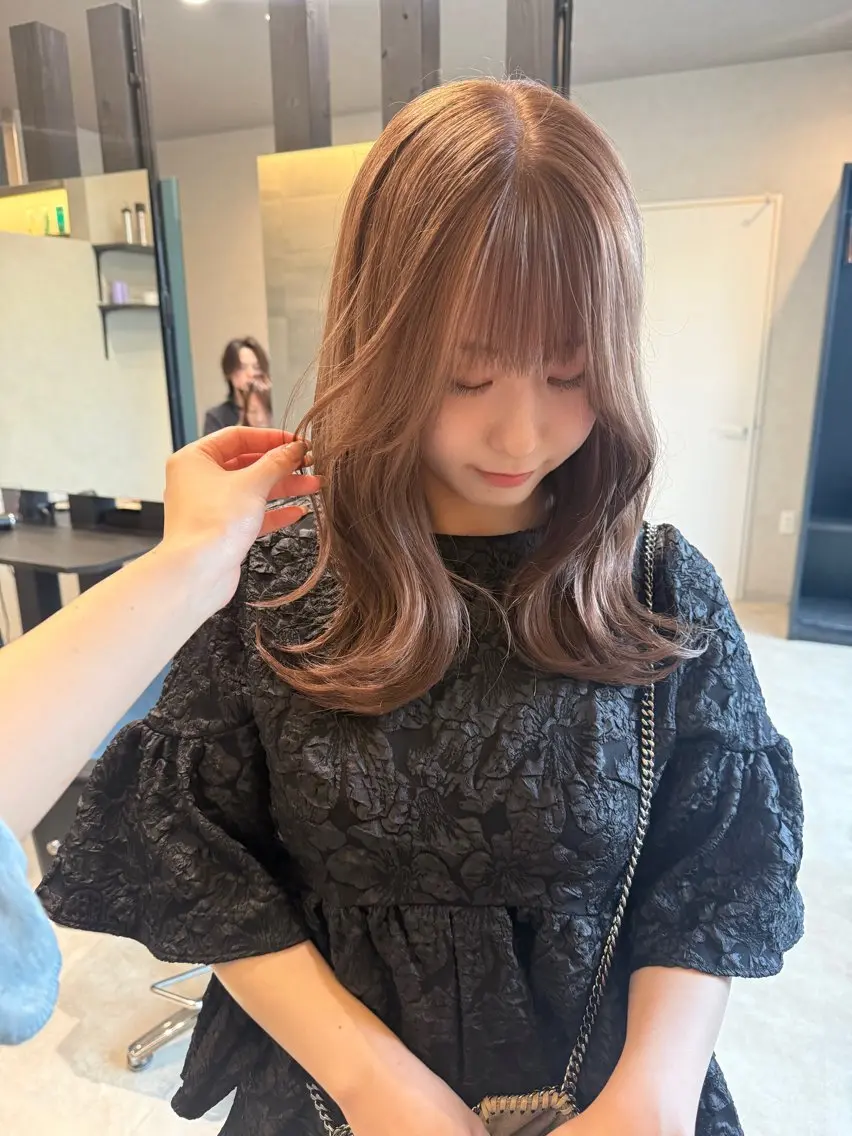 ミディアム カラー ベージュカラー カット ヘアカラー 透明カラー/レイヤー misaki °＊のヘアスタイル