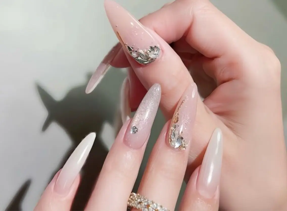 ネイル ハンドネイル Dione Nail きよみのネイルデザイン