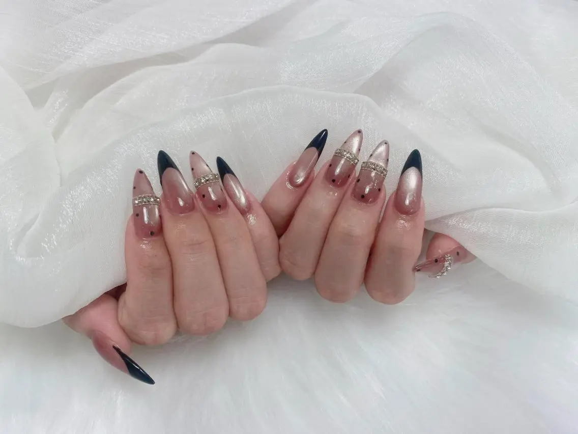 ネイル ハンドネイル ハンドケア Ami Meliaのネイルデザイン