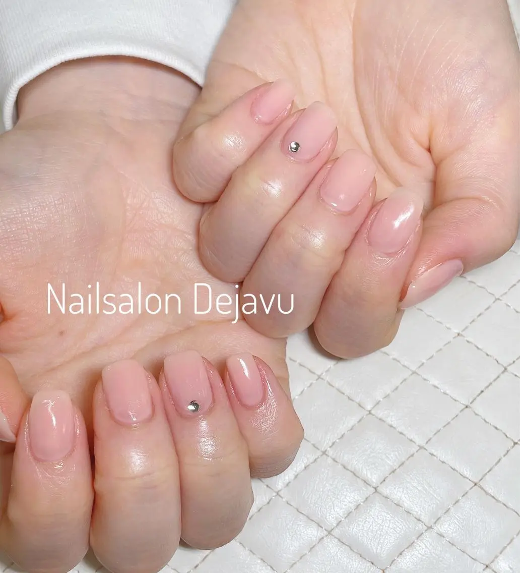 ネイル アートネイル ジェルネイル ワンカラーネイル ストーンネイル ハンドネイル Nail salon Dejavu 🌿のネイルデザイン