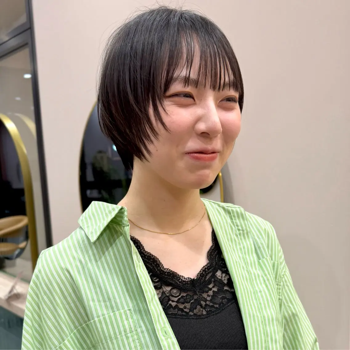 ショート 顔周りカット カット 艶ブリーチカラー✨ ボブレイヤーSakiのヘアスタイル