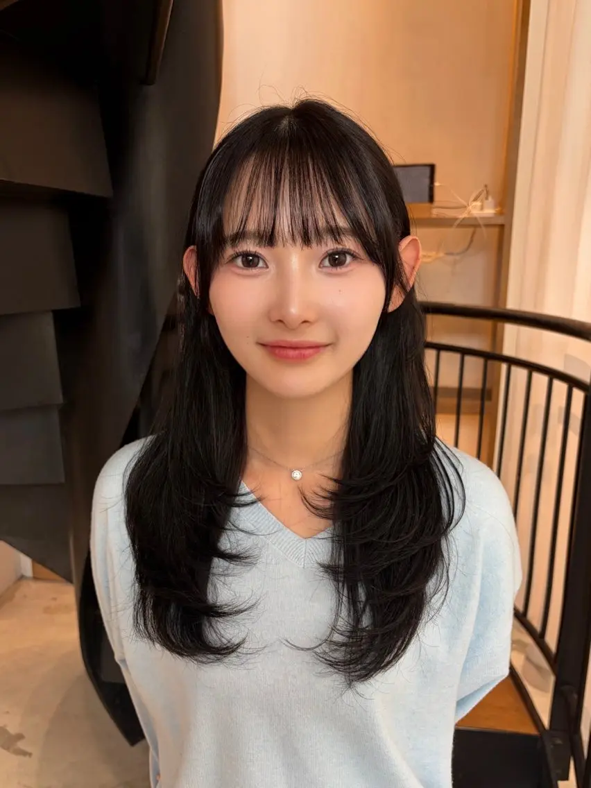 ロング カラー パーマ ヘアアレンジ ベージュカラー 透明感カラー 韓国風ヘア レイヤーカット カット ヘアカラー 中顔面短縮レイヤー /コウヘイのヘアスタイル