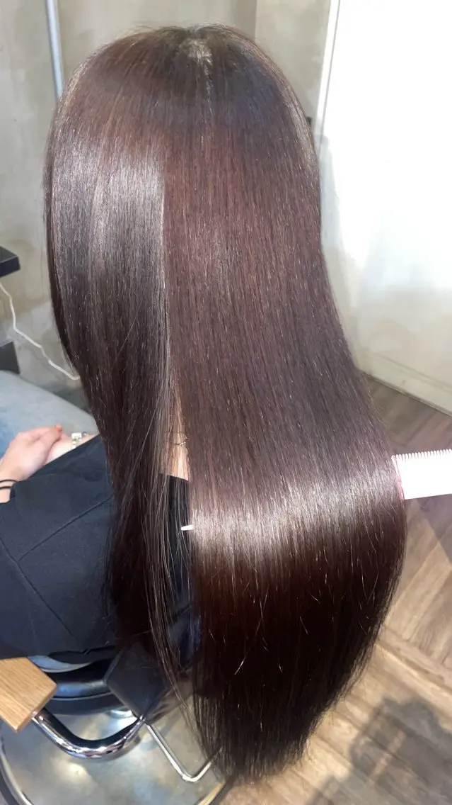 ロング 縮毛矯正 カット 縮毛矯正 🫧透明感ブリーチ 🫧𝑳𝒖𝒏𝒂のヘアスタイル