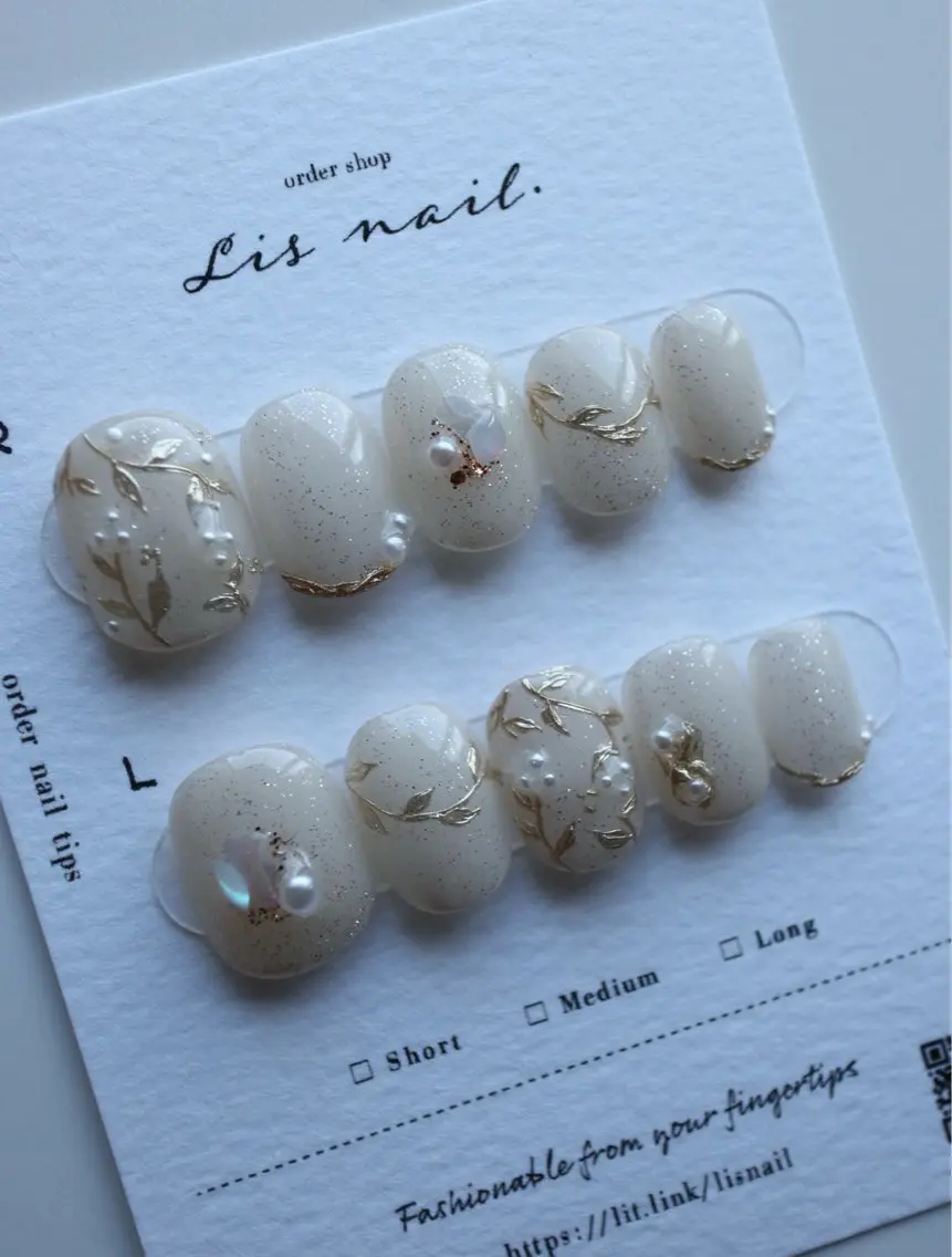 ネイル ネイルチップ Lis nail. 🕊yuriのネイルデザイン
