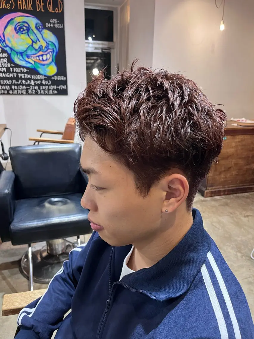 ショート カラー メンズ メンズブリーチ ブリーチ ブラウンカラー ブリーチなしカラー ピンクカラー カット ヘアカラー トイ ハルトのヘアスタイル