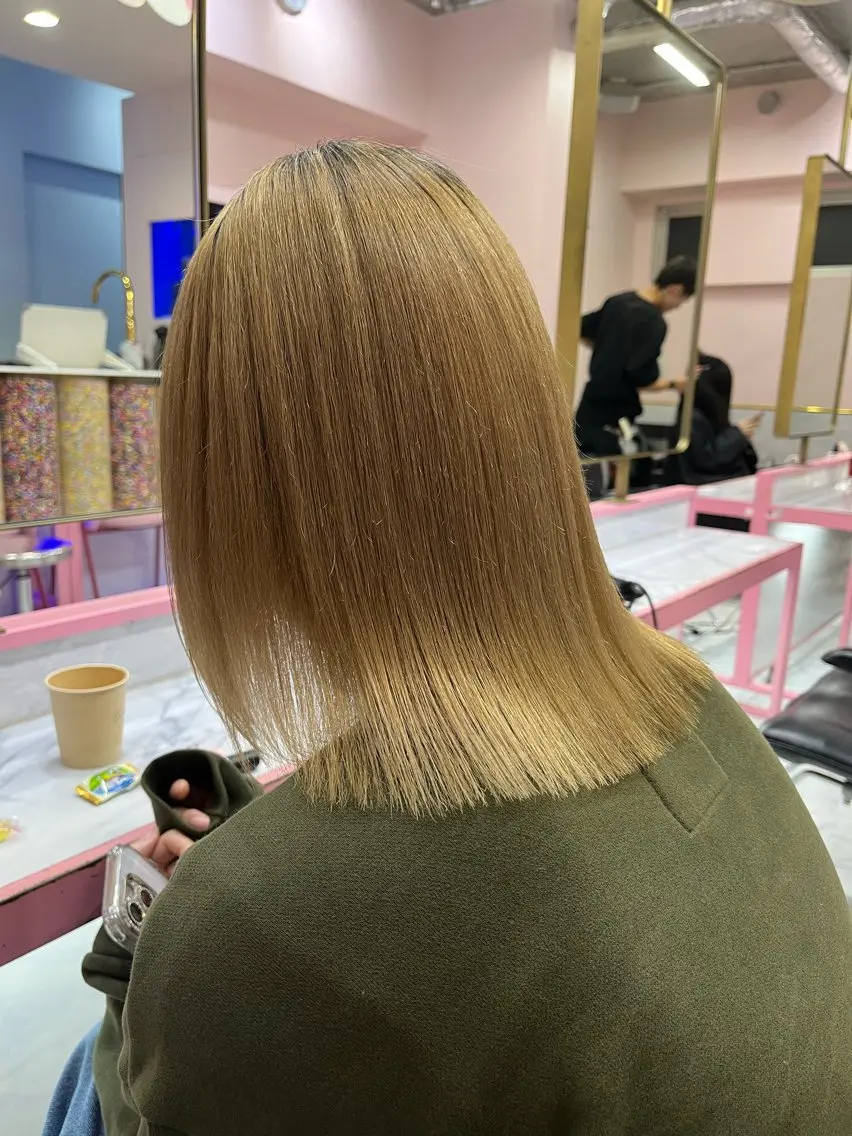 ミディアム カラー カット ヘアカラー トリートメント ☘️ブリーチ/ハイト ーン/レイヤー/のヘアスタイル