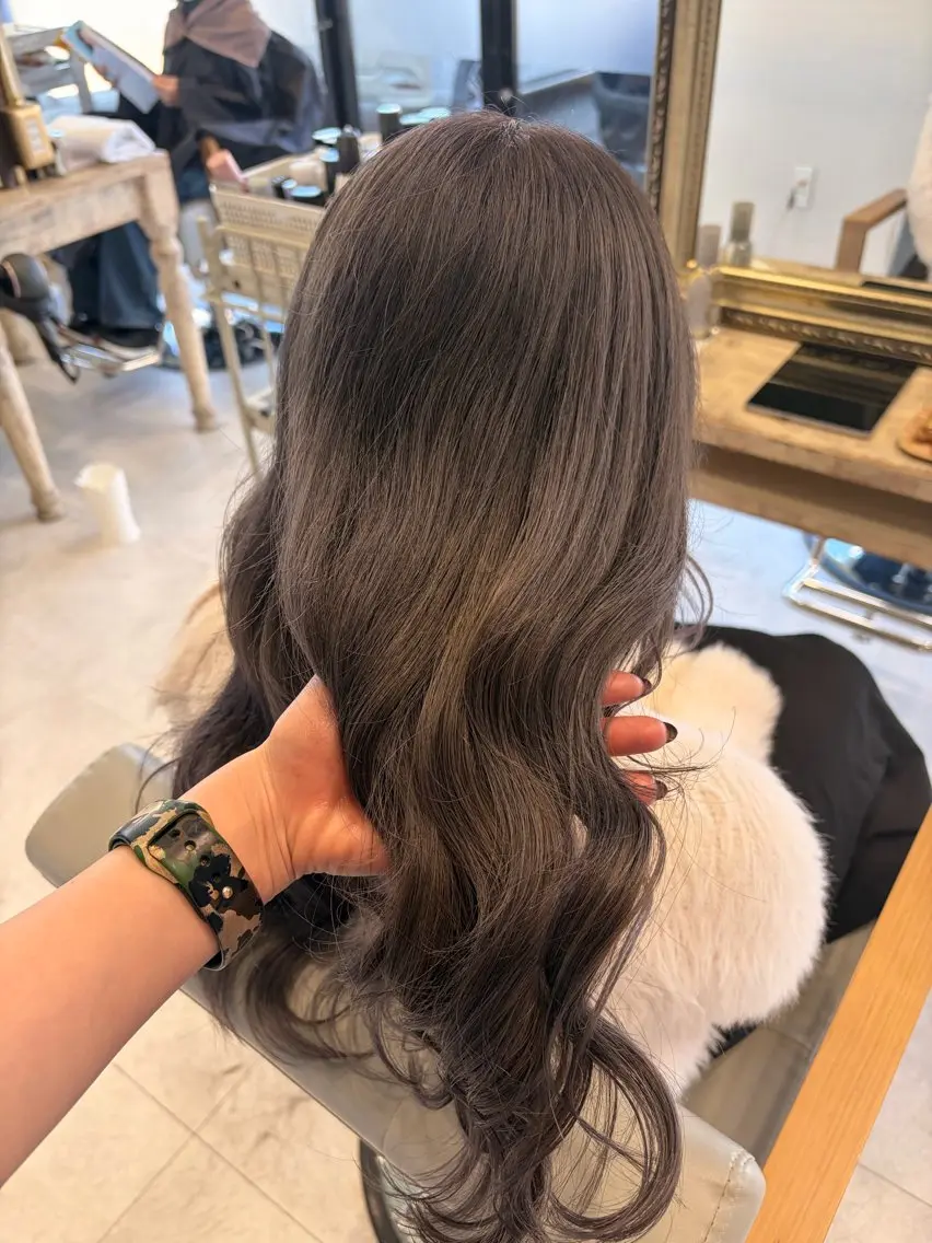 ロング カット ヘアカラー 野上 麗のヘアスタイル