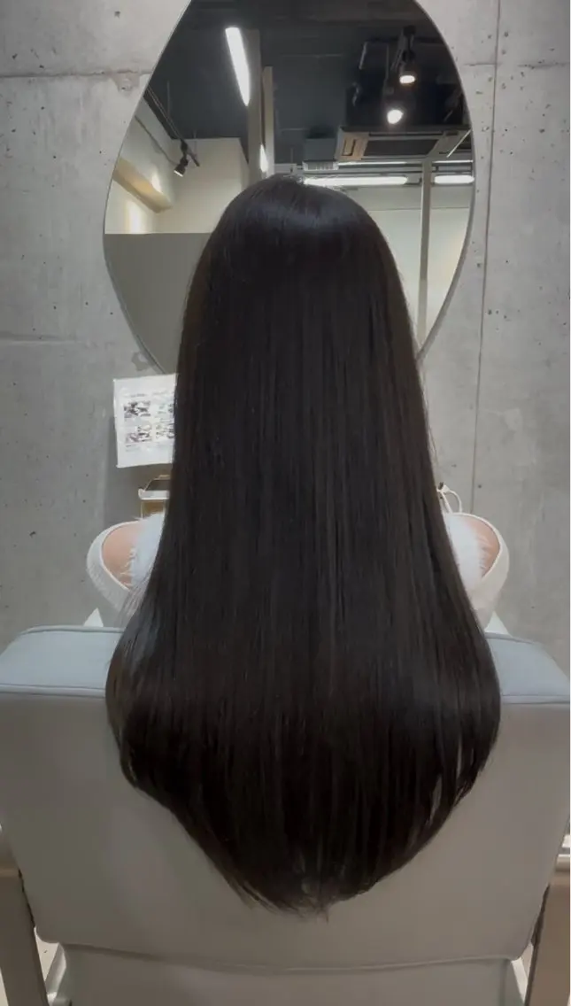 ロング カラー ダークグレー ダークグレージュ グレージュ 透明うる艶カラー🫧 ココロのヘアスタイル