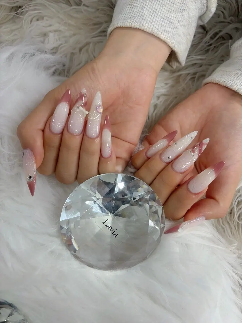 ロング ハンドネイル Lavia akaneのネイルデザイン