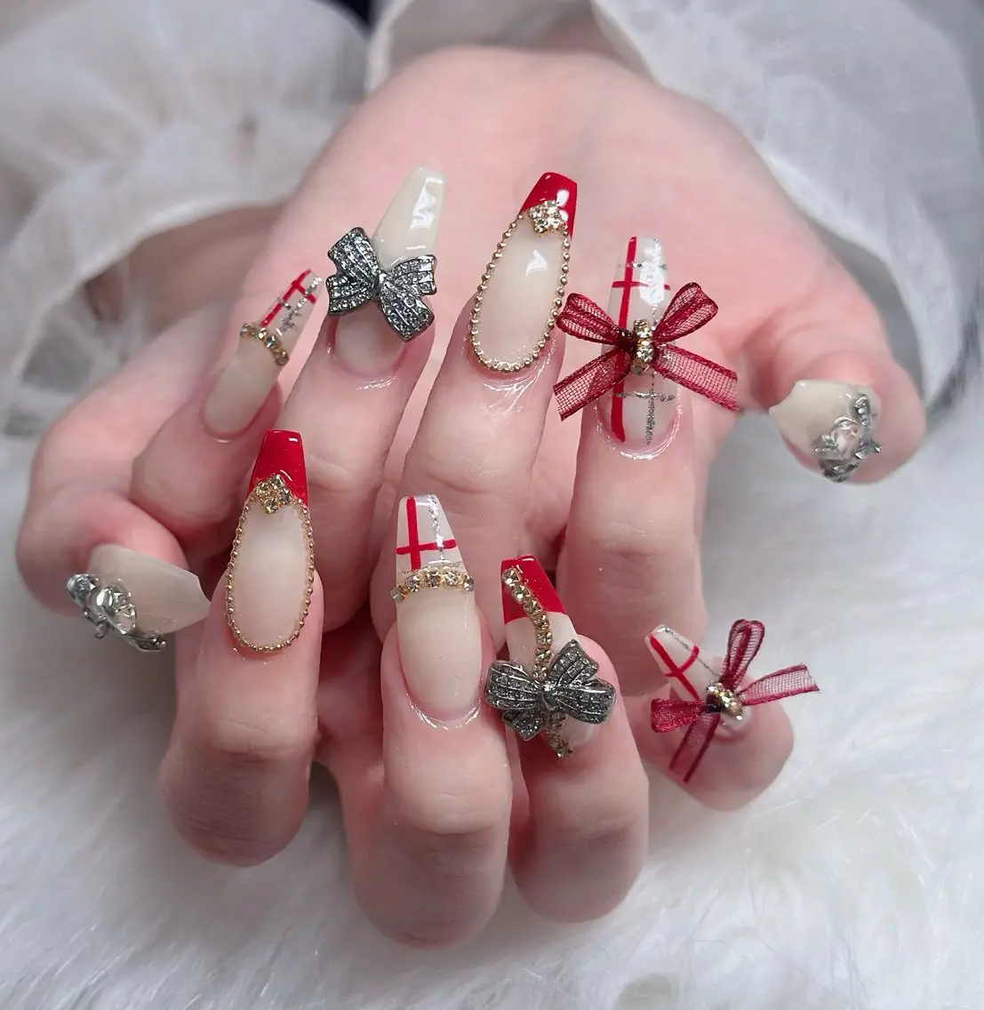 ネイル フレンチネイル ジェルネイル ガラスフレンチ ハロウィン ハート H.baby Nail Salonのネイルデザイン