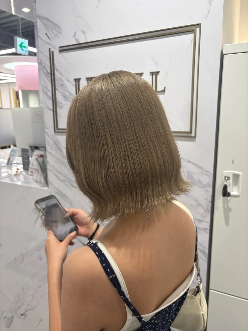 ミディアム カラー ブリーチ momo /ブリーチなしピンクのヘアスタイル
