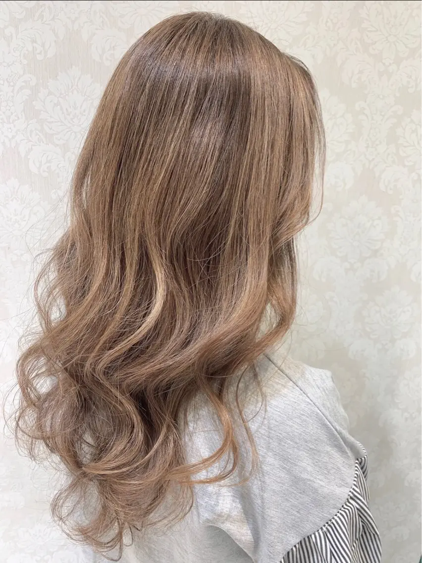 ロング カラー ブリーチ 透明感カラー ダブルカラー ブリーチなしカラー 顔まわりレイヤー 大人レイヤー& 透明感カラー💄のヘアスタイル