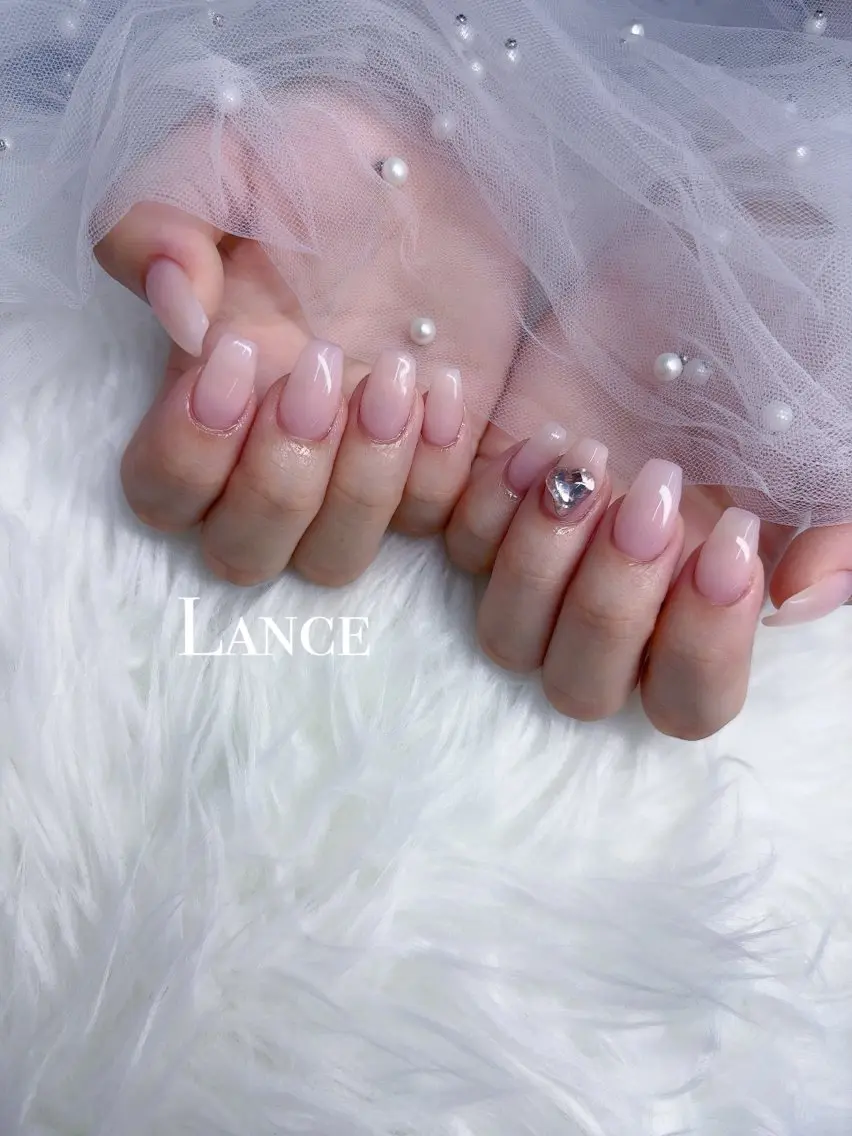 ネイル キラキラネイル 韓国ネイル ワンカラーネイル ワンホンネイル ハンドネイル Lance nailのネイルデザイン