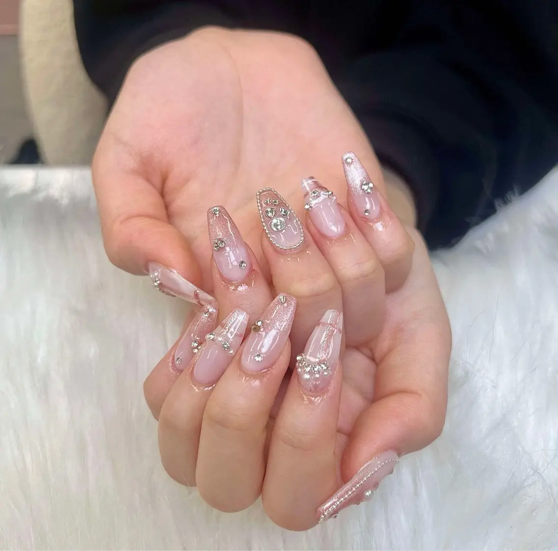 ネイル グラデーション キラキラネイル ワンカラーネイル 冬ネイル Jenn Nail Salonのネイルデザイン