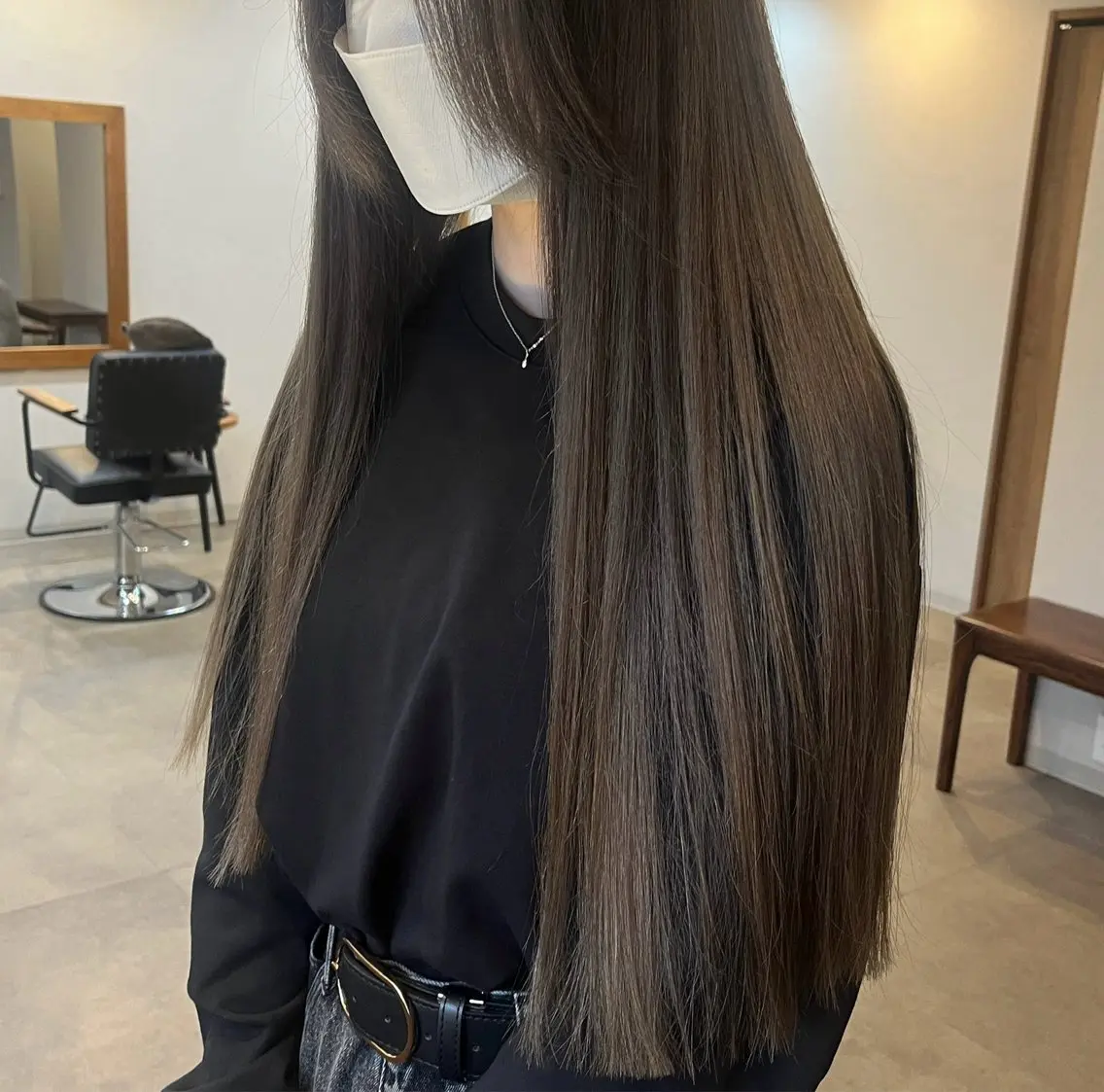 ロング カラー ベージュカラー ブリーチ 透明感カラー グレージュ シルバー ボブ/透明感カラー /坂口恵梨子のヘアスタイル