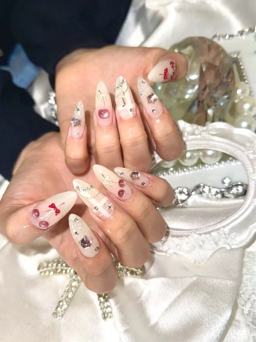 ネイル ハンドネイル ルシイ🎀新宿長さ 出しパーツ専門店のネイルデザイン
