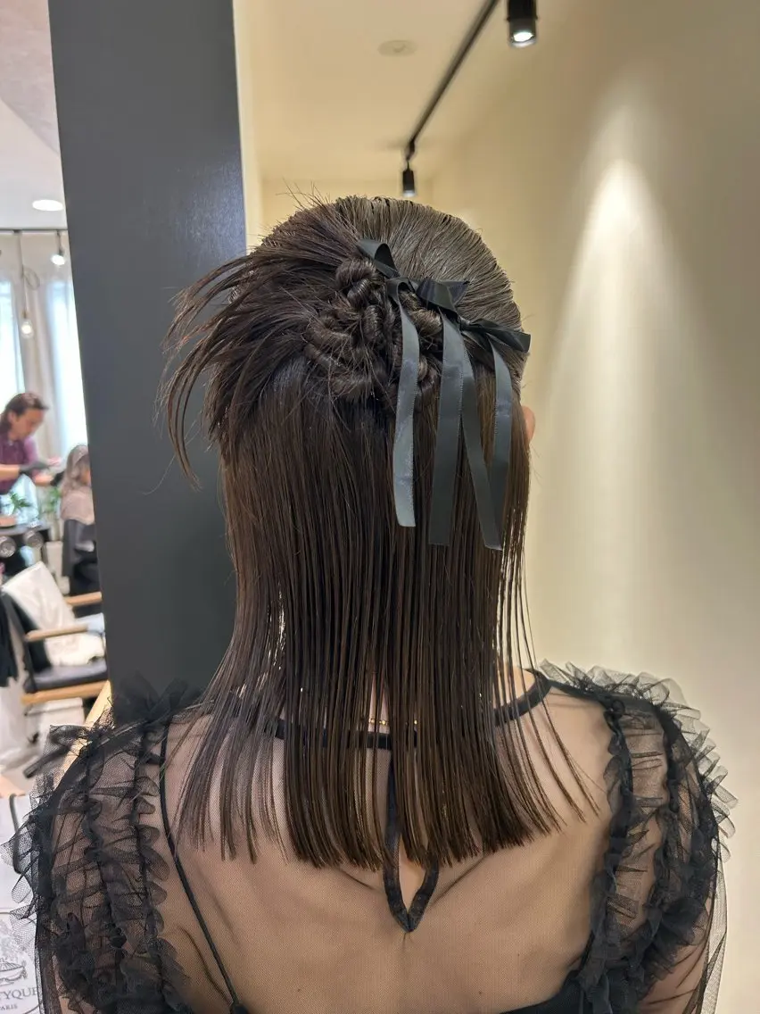 ミディアム ヘアアレンジ ハーフアップ ヘアセット hubhair レイヤー/透明感のヘアスタイル