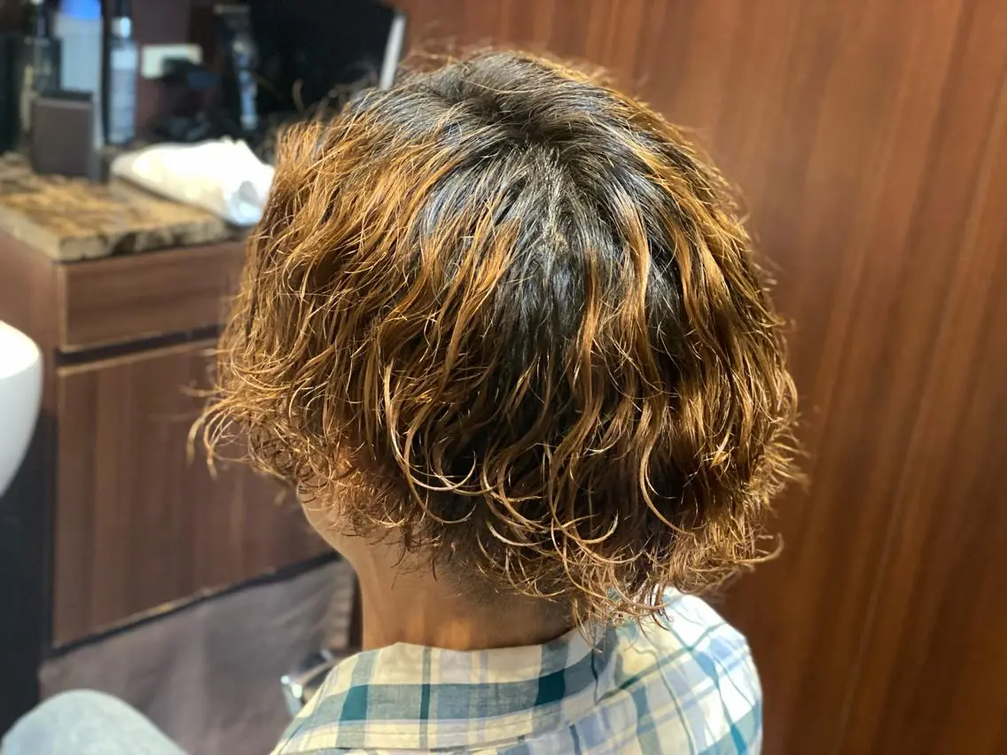 ショート パーマ メンズ 浅見 天翔のヘアスタイル