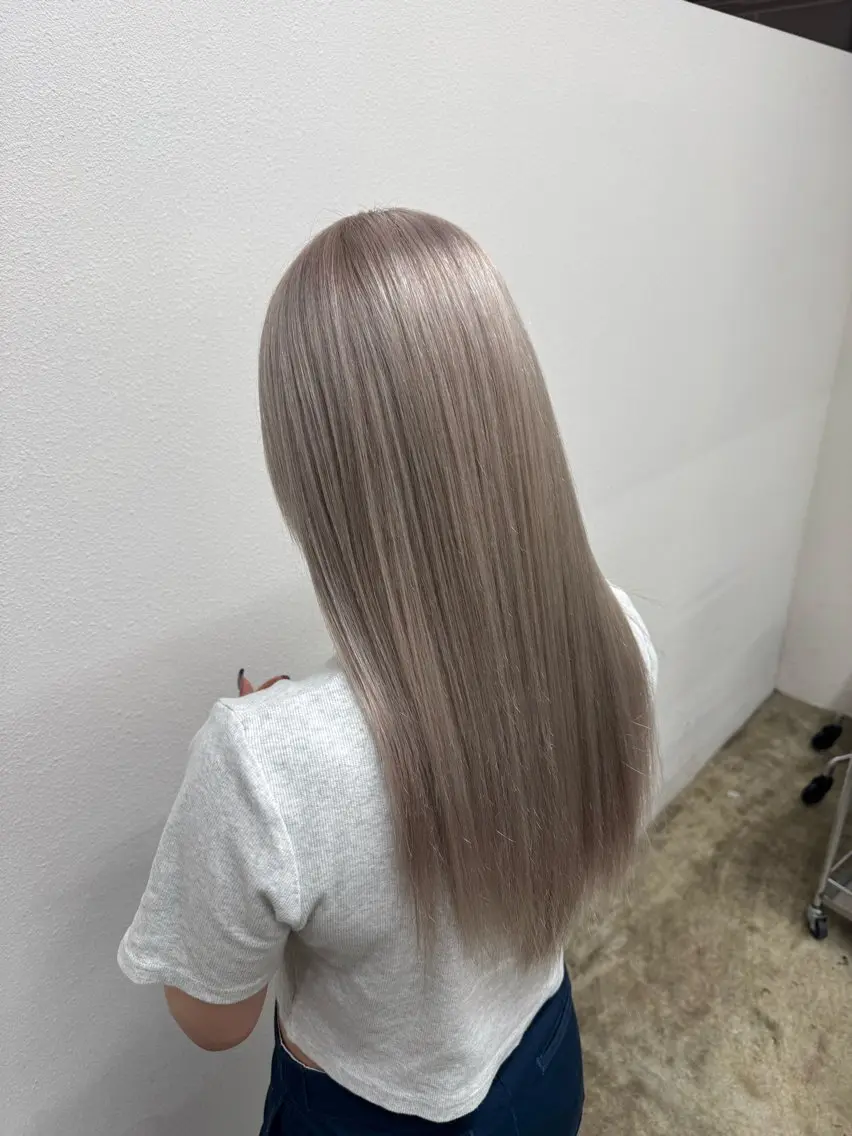 ロング カラー ブリーチ ヘアカラー fand / HINAのヘアスタイル