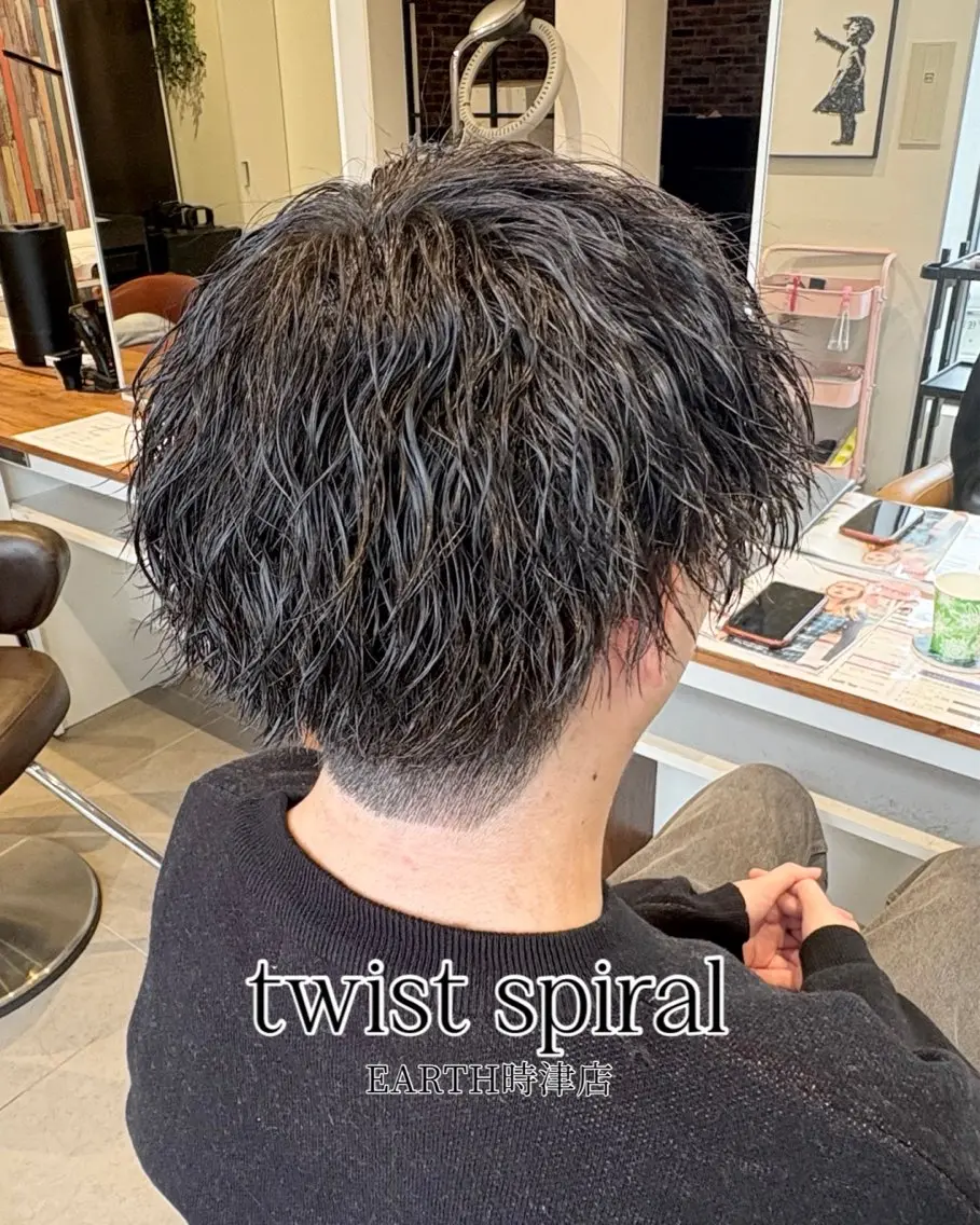 パーマ メンズ メンズパーマ ツイストスパイラルパーマ スパイラルパーマ EARTH長崎時津店 内田のヘアスタイル