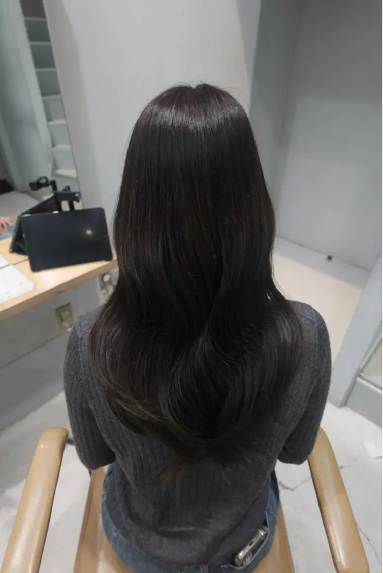 ロング ヘアカラー 油井 緋織のヘアスタイル