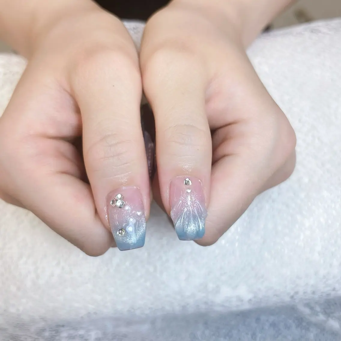 ネイル オーロラネイル クリアネイル フラッシュネイル ジェルネイル グラデーション ZUZU AMEE NAILのネイルデザイン