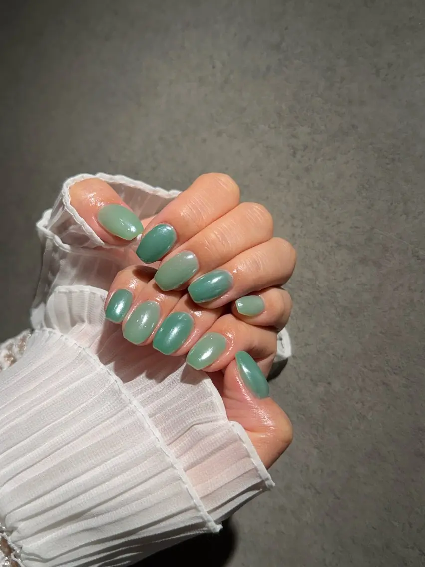 ネイル I-nailロング /ワンホン/キラキラのネイルデザイン