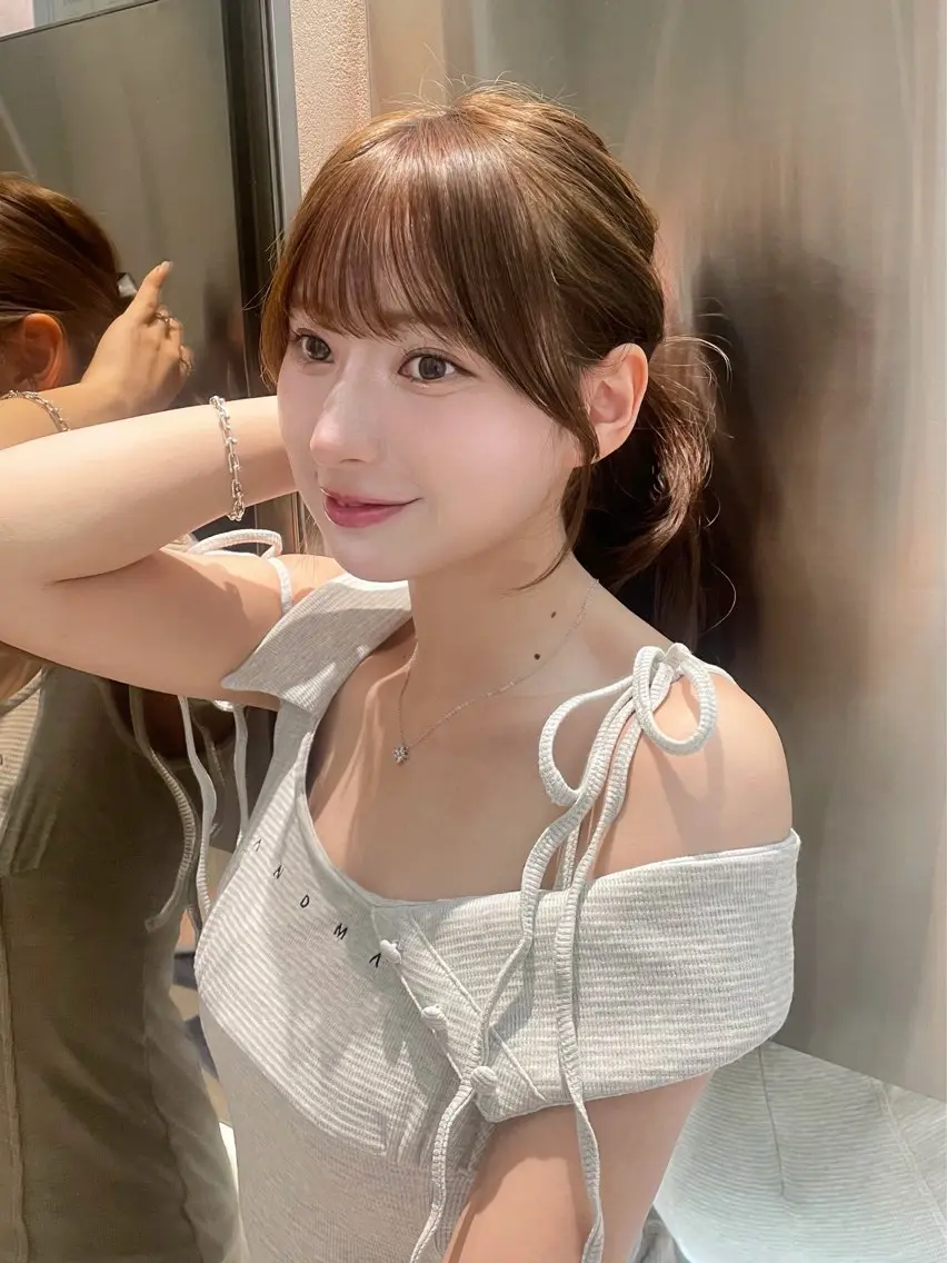 ミディアム カラー ヘアアレンジ ミディアムレイヤー ベージュカラー ブリーチ 透明感カラー ダブルカラー カット ヘアカラー トリートメント ヘアセット 縮毛矯正ブリーチなし 🍒❤ゆうきのヘアスタイル