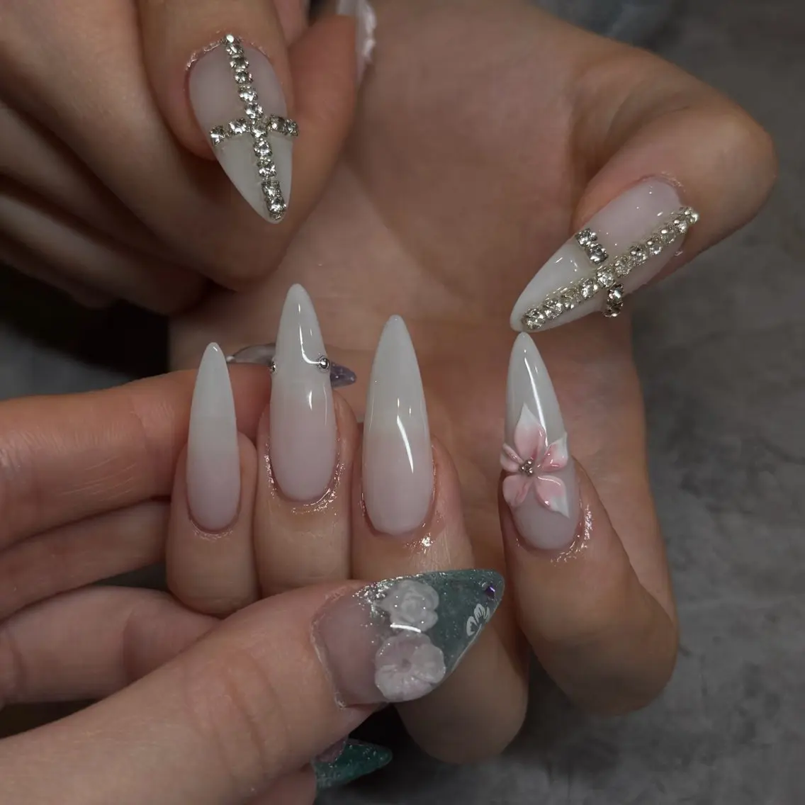 ネイル ハンドネイル IROHA NAIL Kurumi🪽🫧のネイルデザイン