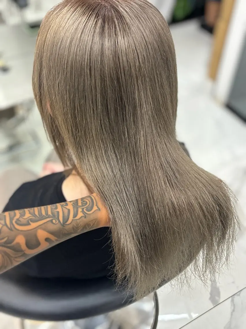 ミディアム カラー あるじゃんすー渋谷 himenaのヘアスタイル