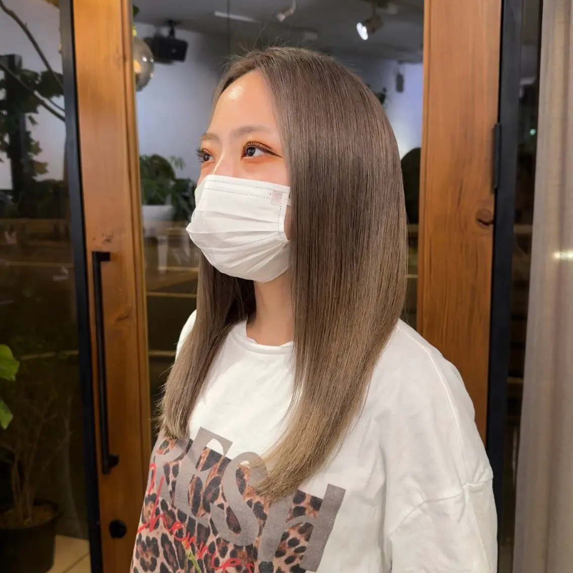 ロング カラー ブリーチ グレージュ ミルクティーグレージュ ヘアカラー 吉田 葉音のヘアスタイル