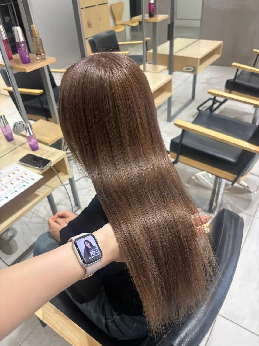 ロング カラー ヘアアレンジ ヘアカラー トリートメント ベージュ/グレージュ 🧸あやか/表参道のヘアスタイル