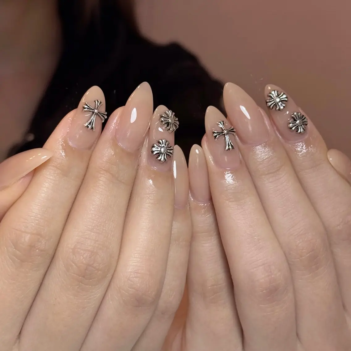 ネイル フラッシュネイル フレンチネイル キラキラネイル 韓国ネイル ラメ(グリッター) ハンドネイル ハンドケア Amy Nailのネイルデザイン