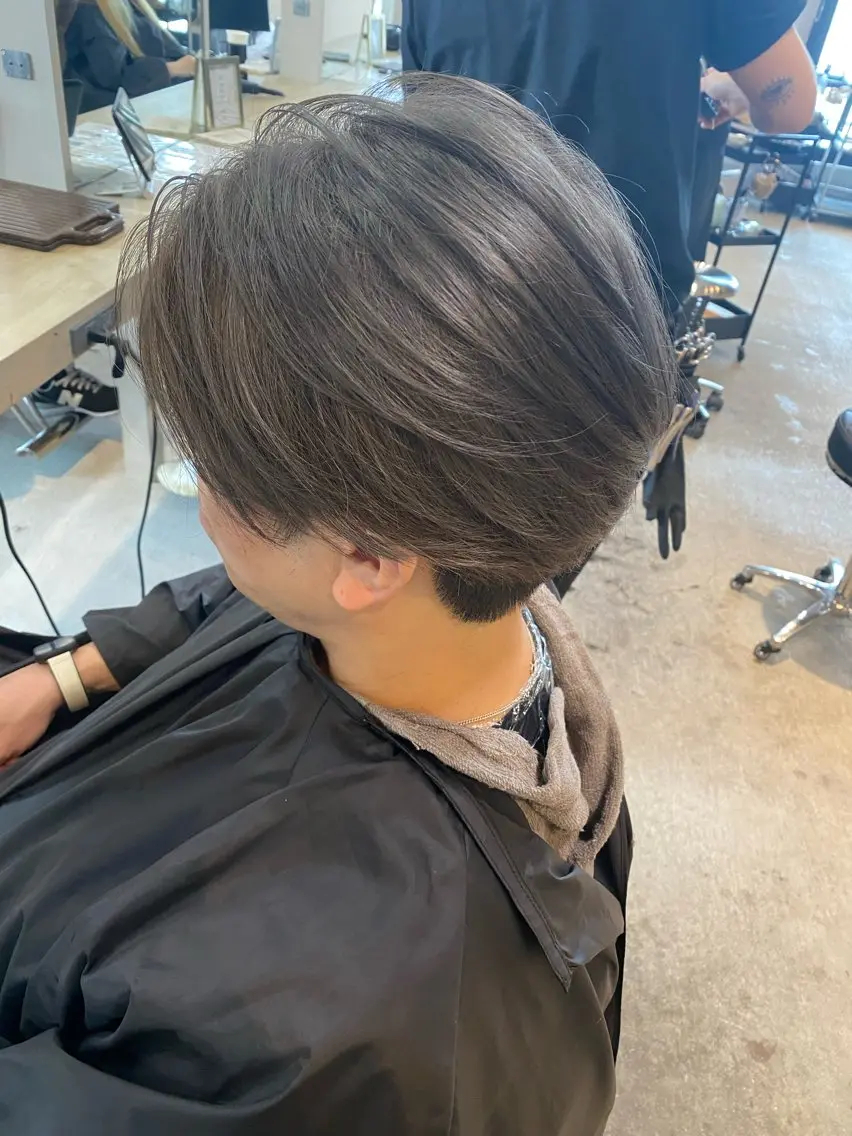 カラー メンズ グレージュ 才田 まりなのヘアスタイル