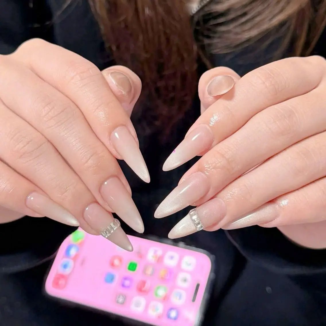 ネイル キラキラネイル マグネットネイル ぷっくりネイル 春ネイル ワンホンネイル ハンドネイル Candy Nailのネイルデザイン