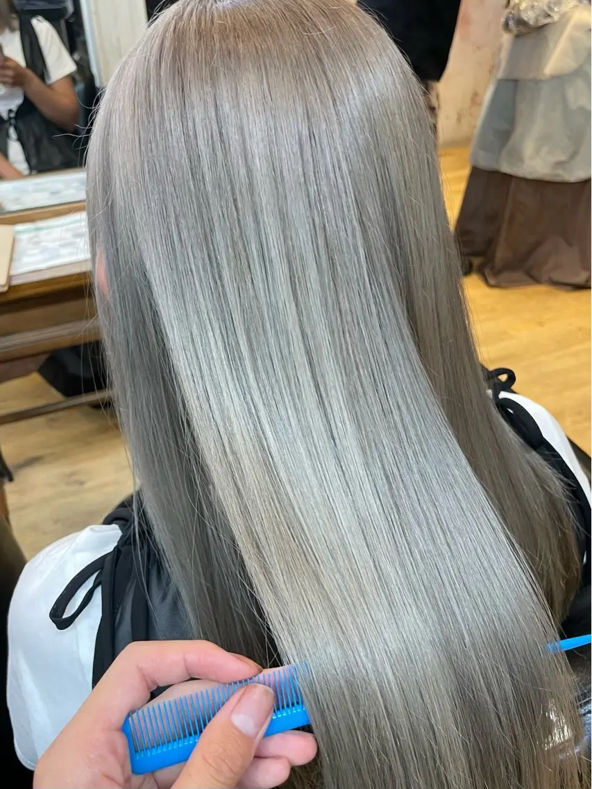 ロング カラー ブリーチ ヘアカラー 飯田 来夢のヘアスタイル