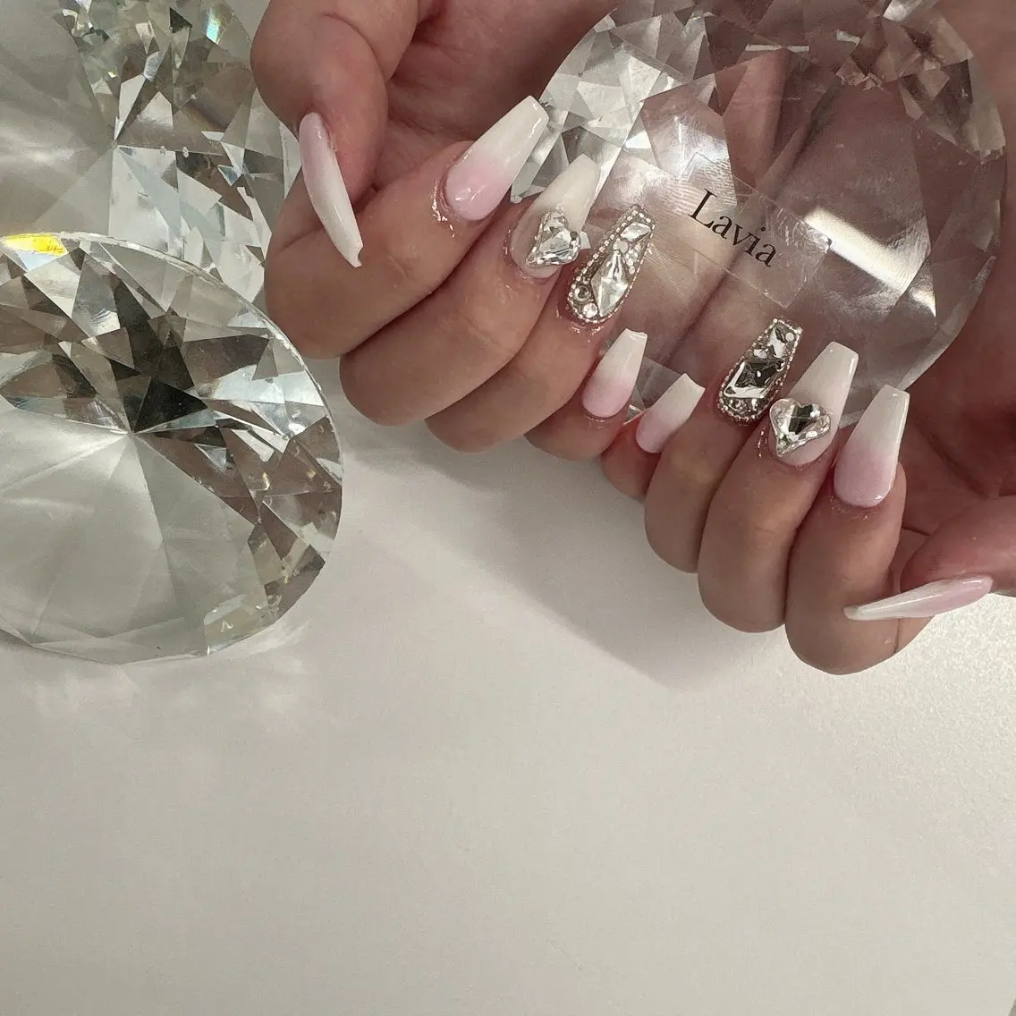 ネイル lavia🖤 ayumiのネイルデザイン