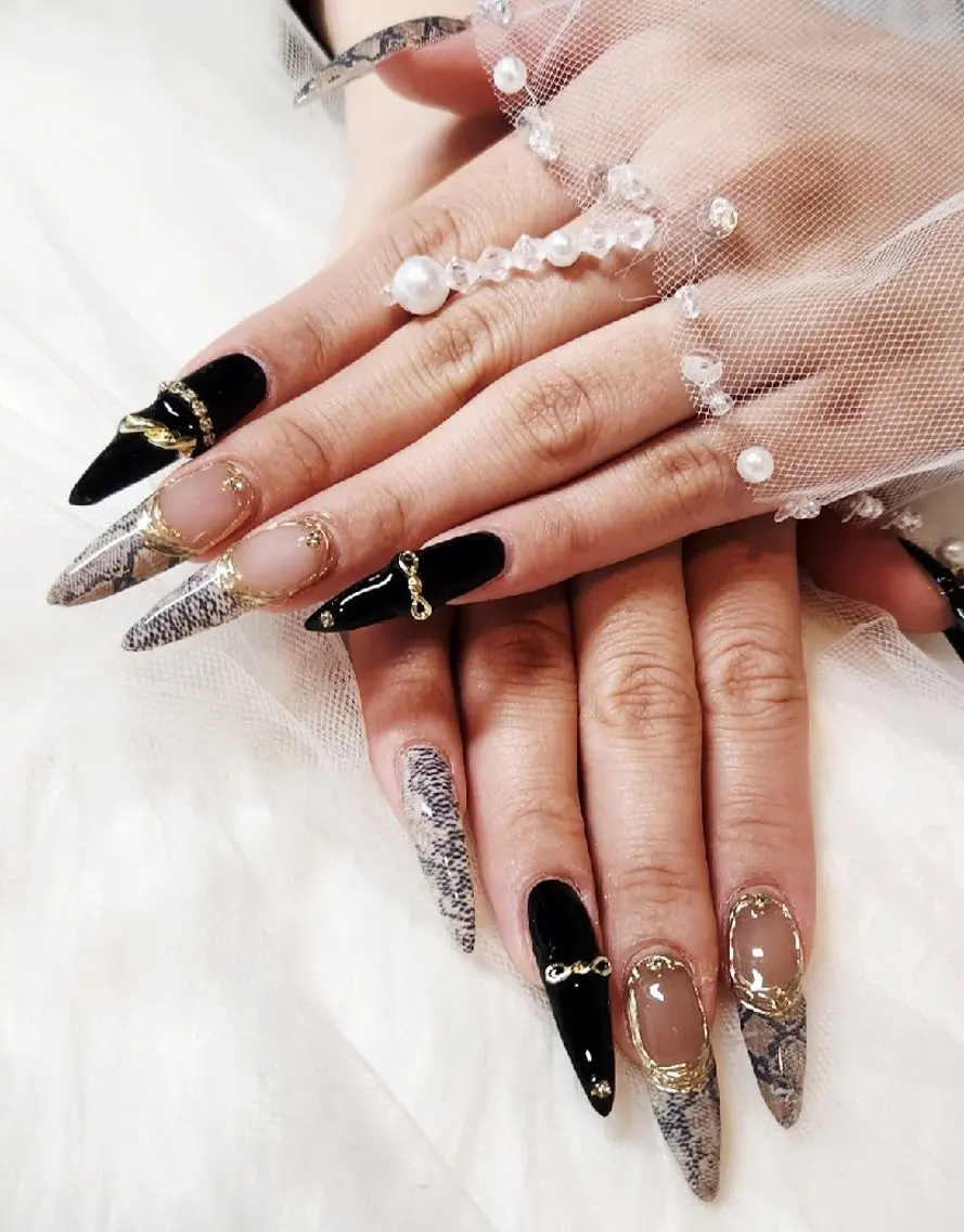 新規・当店オフ込み★パーツ付け放題💅🏻✨️埋めつくし可★の写真