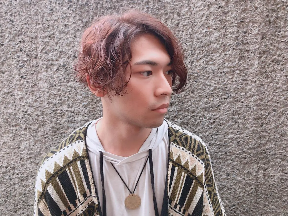 ショート カラー パーマ ヘアアレンジ メンズ センターパート オレンジ カット ヘアカラー ちこ .のヘアスタイル