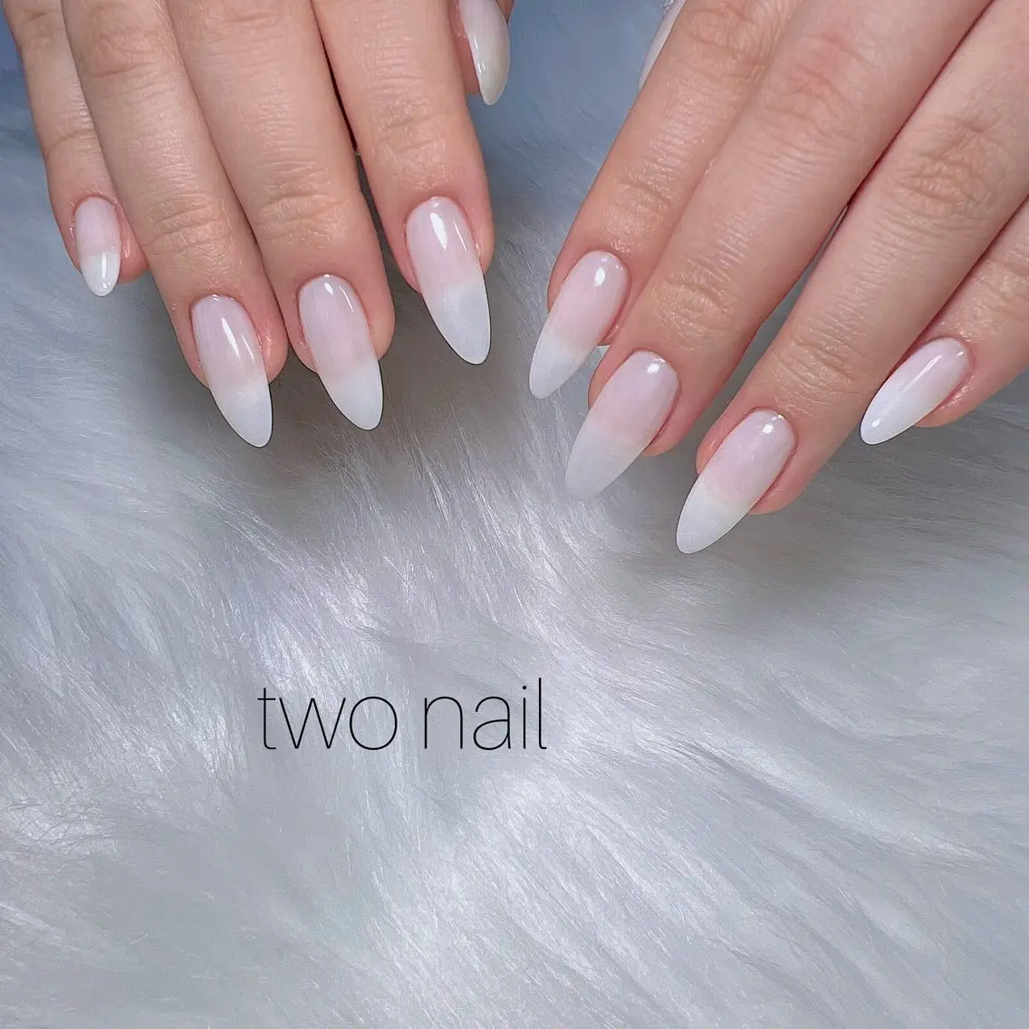 ネイル ネイルチップ ホワイト ハンドネイル two nailのネイルデザイン