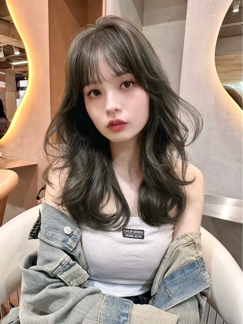 セミロング カラー 透明感カラー レイヤーカット 大宮ミディアムレイヤ ー🍒🌙Kaoriのヘアスタイル